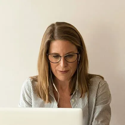 Outdoor garden lighting installation in Dubai